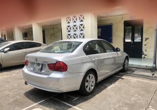 BMW 3 Series 320i 2010 - Bán ô tô BMW 3 Series đời 2010, chính chủ, bảo trì bảo dưỡng chính hãng, màu bạc, nhập khẩu 