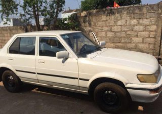 Toyota Corolla    1983 - Bán Toyota Corolla sản xuất năm 1983, màu trắng 