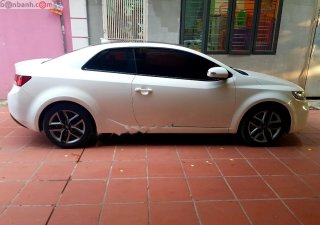 Kia Forte Koup 2010 - Bán Kia Forte Koup đời 2010, màu trắng, nhập khẩu