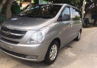 Hyundai Starex 2015 - Bán xe Hyundai Starex đời 2015, màu xám, xe nhập, giá 625tr