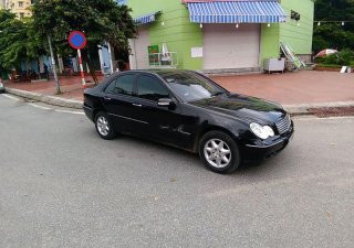 Mercedes-Benz C class 2001 - Cần bán xe Mercedes C200 năm sản xuất 2001, màu đen