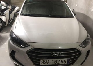 Hyundai Elantra 2017 - Gia đình bán Hyundai Elantra năm 2017, màu trắng