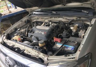 Toyota Hilux 2009 - Bán xe Toyota Hilux sản xuất 2009, màu bạc, xe nhập, 300tr