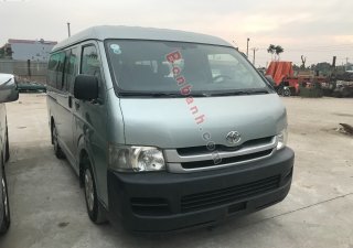 Toyota Hiace 2010 - Cần thanh lý gấp xe đưa đón nhân viên Toyota Hiace máy xăng, sản xuất năm 2010, màu bạc