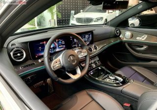 Mercedes-Benz E class   2019 - Cần bán Mercedes E300 AMG sản xuất 2019, màu đen
