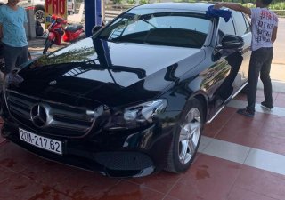 Mercedes-Benz E class 2017 - Bán Mercedes E250 2017, màu đen chính chủ