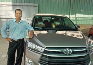 Toyota Innova    2017 - Cần bán lại xe Toyota Innova năm 2017, giá 650tr