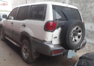 Nissan Terrano II 2.4 MT 2001 - Cần bán lại Nissan Terrano 4wd sản xuất 2001, màu trắng, nhập khẩu