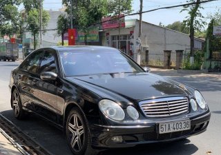 Mercedes-Benz E class 2004 - Cần bán lại xe Mercedes E240 năm 2004, màu đen giá cạnh tranh