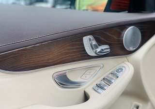 Mercedes-Benz 190 2020 - Cần bán xe với giá ưu đãi - Tặng phụ kiện chính hãng khi mua chiếc Mercedes GLC 200 4Matic, đời 2020