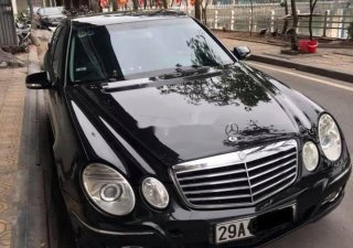 Mercedes-Benz E class 2007 - Bán Mercedes E200 AT đời 2007, màu đen chính chủ, giá chỉ 300 triệu