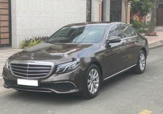 Mercedes-Benz E class 2009 - Cần bán lại chiếc xe Mercedes-Benz E300, sản xuất 2009, giá ưu đãi