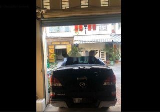 Mazda BT 50 2017 - Cần bán lại xe Mazda BT 50 đời 2017, màu đen, 528 triệu
