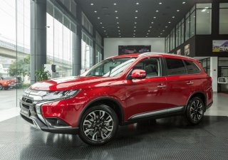 Mitsubishi Outlander 2.0 CVT 2020 - Bán xe Mitsubishi Outlander 2.0 CVT năm 2020, màu đỏ, giá 825tr