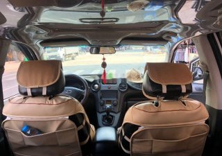Kia Carens 2011 - Cần bán lại xe Kia Carens năm 2011, màu bạc, 280 triệu