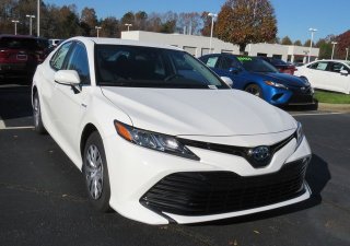 Toyota Camry 2.0G 2019 - Toyota Đông Sài Gòn cần bán xe Toyota Camry 2.0G đời 2019, màu trắng, xe nhập