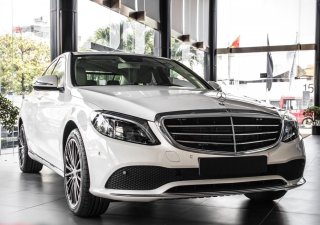 Mercedes-Benz E class 2020 - Cần bán nhanh chiếc Mercedes-Benz E200 Exclusive, sản xuất 2020, giá siêu ưu đãi