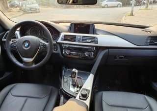 BMW 3 Series 2016 - Cần bán xe BMW 3 Series sản xuất 2016, màu đen, nhập khẩu nguyên chiếc