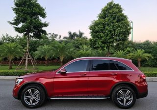 Mercedes-Benz GLC-Class 2020 - Mình cần bán Mercedes GLC 200 2020, số tự động, màu đỏ