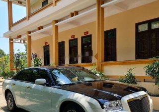Chrysler 300C      2008 - Cần bán lại xe Chrysler 300C sản xuất năm 2008, hai màu, xe nhập  