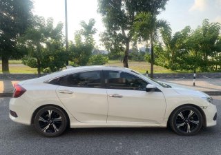 Honda Civic 2018 - Bán xe Honda Civic sản xuất năm 2018, màu trắng, nhập khẩu nguyên chiếc