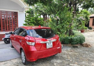 Toyota Yaris  G 2015 - Bán xe Toyota Yaris G năm 2015, màu đỏ, nhập khẩu nguyên chiếc số tự động giá cạnh tranh