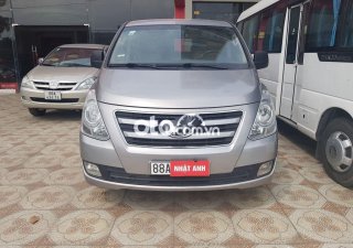 Hyundai Grand Starex   2.5 MT  2016 - Cần bán gấp Hyundai Grand Starex 2.5 MT năm 2016, màu xám, nhập khẩu nguyên chiếc như mới