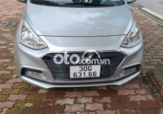 Hyundai Grand i10 2018 - Bán xe Hyundai Grand i10 năm 2018, màu bạc xe gia đình, giá tốt