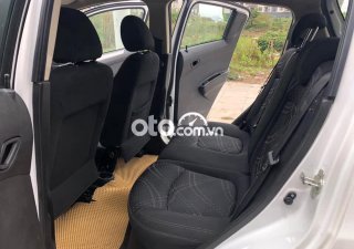 Chevrolet Spark  LT 2019 - Cần bán lại xe Chevrolet Spark LT đời 2019, màu trắng  