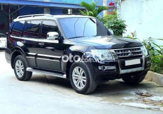 Mitsubishi Pajero 2015 - Bán Mitsubishi Pajero năm sản xuất 2015, màu đen, nhập khẩu nguyên chiếc xe gia đình