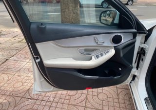 Mercedes-Benz C200   2015 - Cần bán Mercedes năm sản xuất 2015, màu trắng còn mới