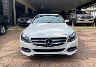 Mercedes-Benz C200   2015 - Cần bán Mercedes năm sản xuất 2015, màu trắng còn mới