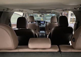 Toyota Sienna 2017 - Màu vàng cát, nhập khẩu