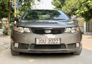 Kia Forte SLi 2009 - Cần bán Kia Forte SLi đăng ký lần đầu 2009 xe gia đình giá chỉ 315tr