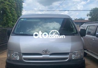 Toyota Hiace   MT 2005 - Bán ô tô Toyota Hiace MT năm 2005, màu bạc, nhập khẩu nguyên chiếc 