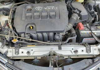 Toyota Corolla 2015 - Bán Toyota Corolla Altis 1.8G năm sản xuất 2015, màu bạc, thủ tục nhanh gọn giao xe ngay, giá cạnh tranh