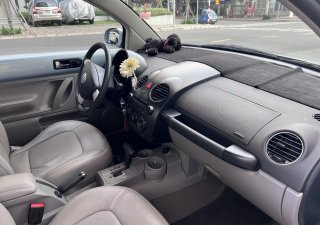 Volkswagen New Beetle 2009 - Xe Volkswagen New Beetle sản xuất năm 2009. Xe đăng ký lăn bánh vào cuối tháng 12/2010