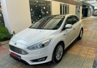 Ford Focus Titanium 2018 - Cần bán lại xe Ford Focus Titanium năm sản xuất 2018, màu trắng