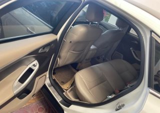Ford Focus Titanium 2018 - Cần bán lại xe Ford Focus Titanium năm sản xuất 2018, màu trắng