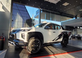 Mitsubishi Triton Athlete 4x2 AT 2021 - Mitsubishi Triton Athlete 4x2 AT hồ sơ xe có sẵn, giao ngay trong ngày