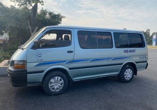 Toyota Hiace 2003 - Bán xe Toyota Hiace 2.8MT sản xuất 2003, màu xanh lam, giá 45tr