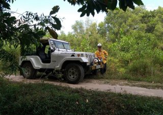 Jeep Wrangler 1975 - [Hàng hiếm] cần bán xe Jeep cổ sản xuất tại Nhật Bản, trước năm 1975, màu trắng, xe hoạt động tốt