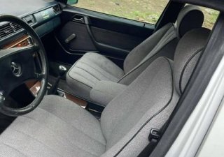 Mercedes-Benz E230 1989 - Bán Mercedes E230 năm 1989, màu trắng, nhập khẩu nguyên chiếc giá cạnh tranh