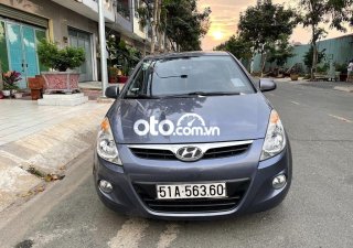 Hyundai i20 AT 2012 - Cần bán gấp Hyundai i20 AT sản xuất năm 2012, màu xám, nhập khẩu nguyên chiếc xe gia đình