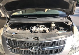 Hyundai Grand Starex 2010 - Bán Hyundai Grand Starex năm 2010, màu bạc, xe nhập