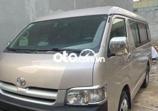 Toyota Hiace   2.8MT 2006 - Bán Toyota Hiace 2.8MT sản xuất 2006, màu bạc
