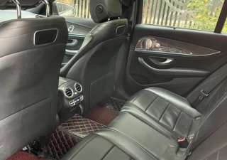 Mercedes-Benz E300 AMG 2019 - Xe Mercedes E300 AMG năm 2019, màu trắng như mới