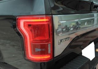 Ford F 150 Platinum 2016 - Cần bán Ford F 150 Platinum sản xuất năm 2016, màu đen, nhập khẩu 