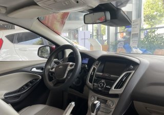 Ford Focus Titanium 2013 - Bán ô tô Ford Focus Titanium 2013 giá tốt