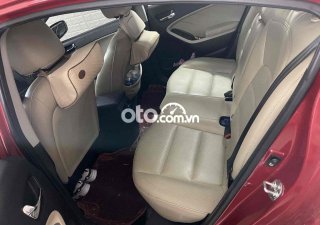 Kia Cerato 2016 - Cần bán gấp Kia Cerato 1.6AT năm sản xuất 2016, màu đỏ chính chủ